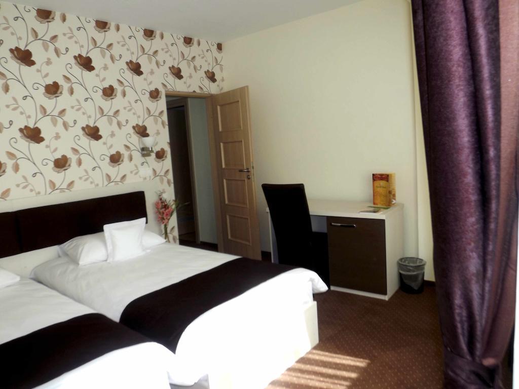 West Plaza Residence Bukarest Zimmer foto