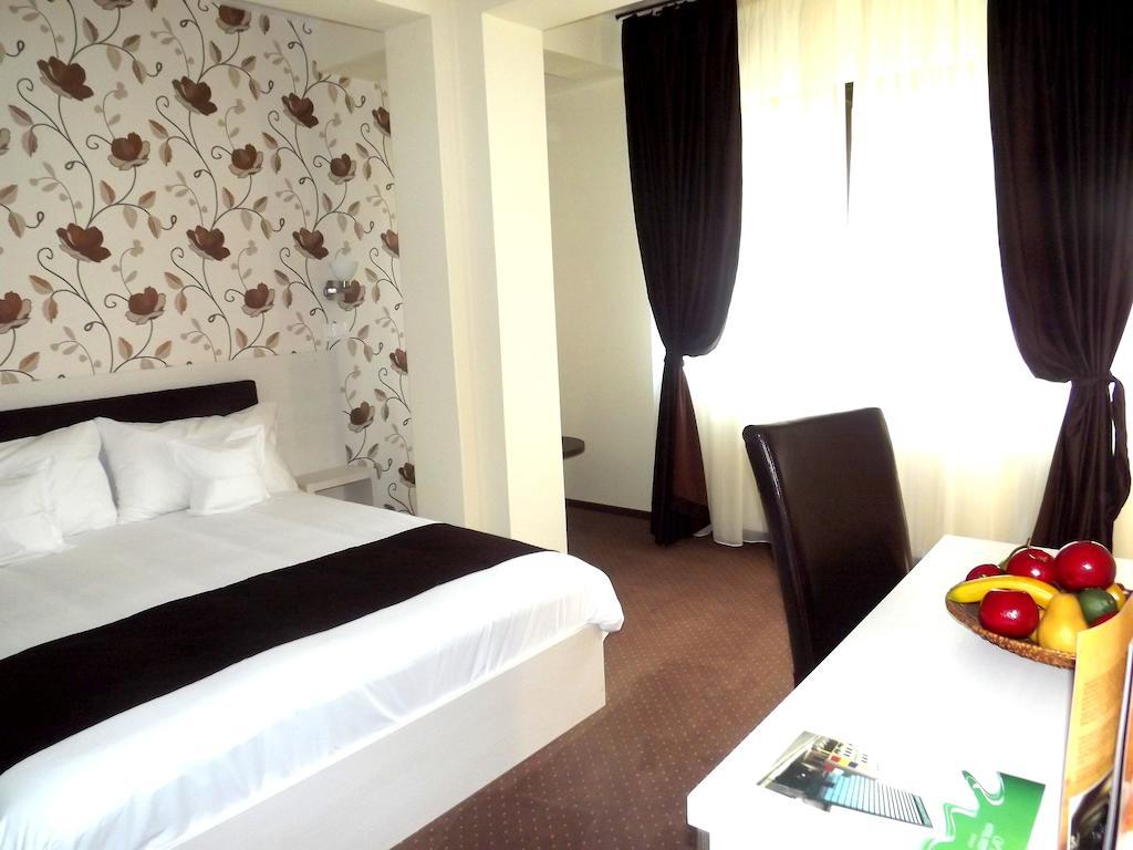 West Plaza Residence Bukarest Zimmer foto