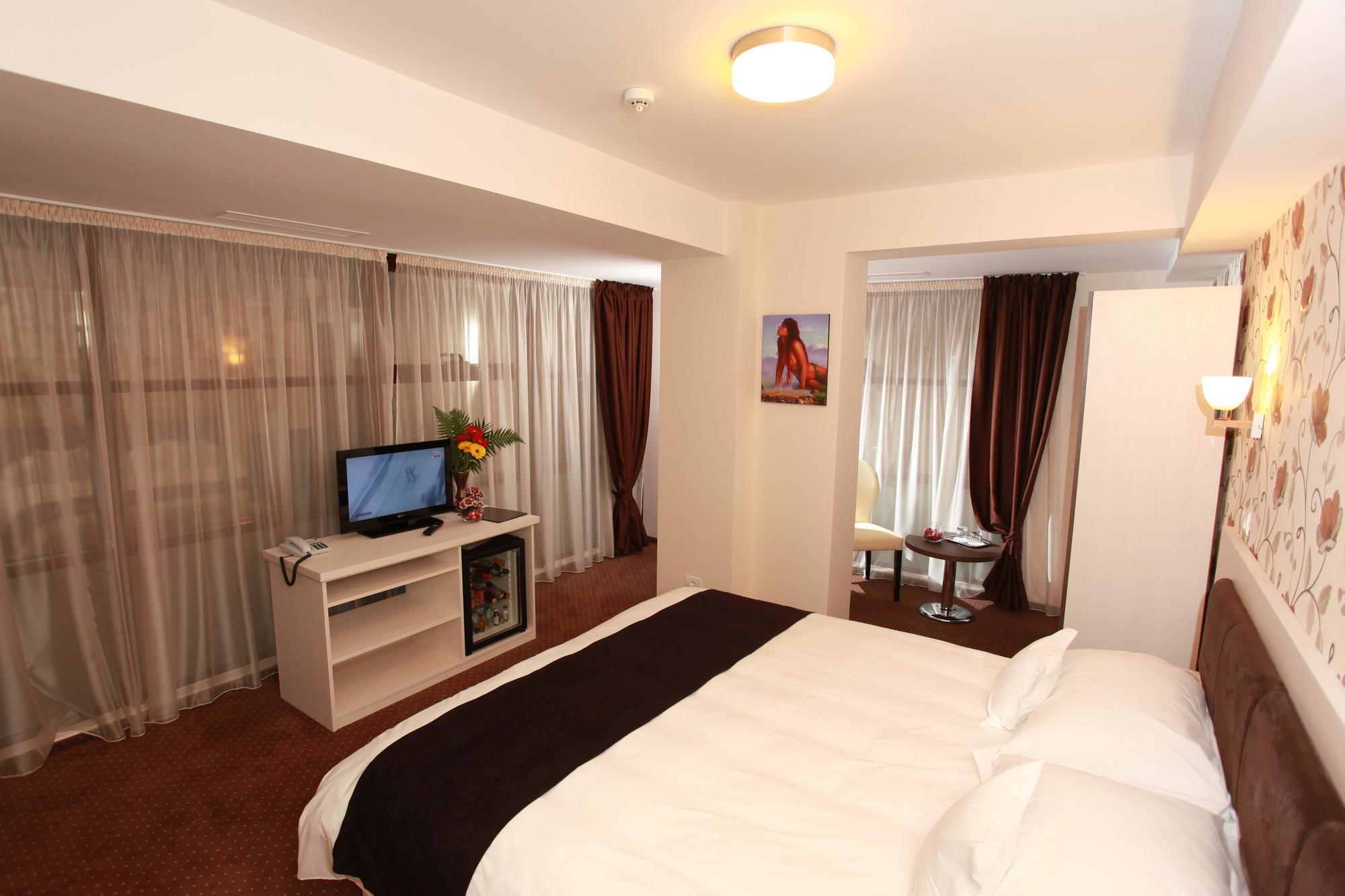West Plaza Residence Bukarest Exterior foto